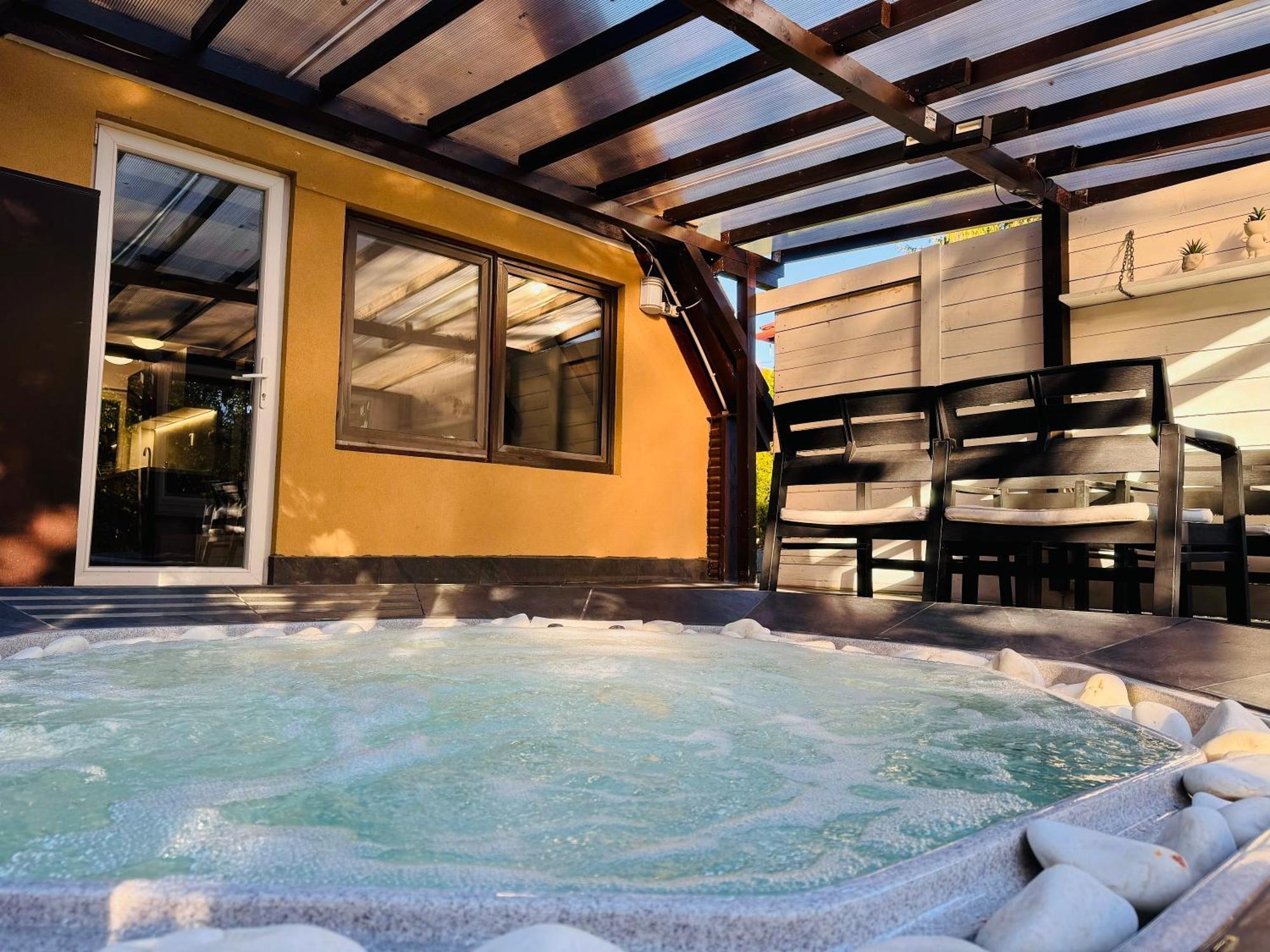 Vadgalamb & Jacuzzi Appartement *